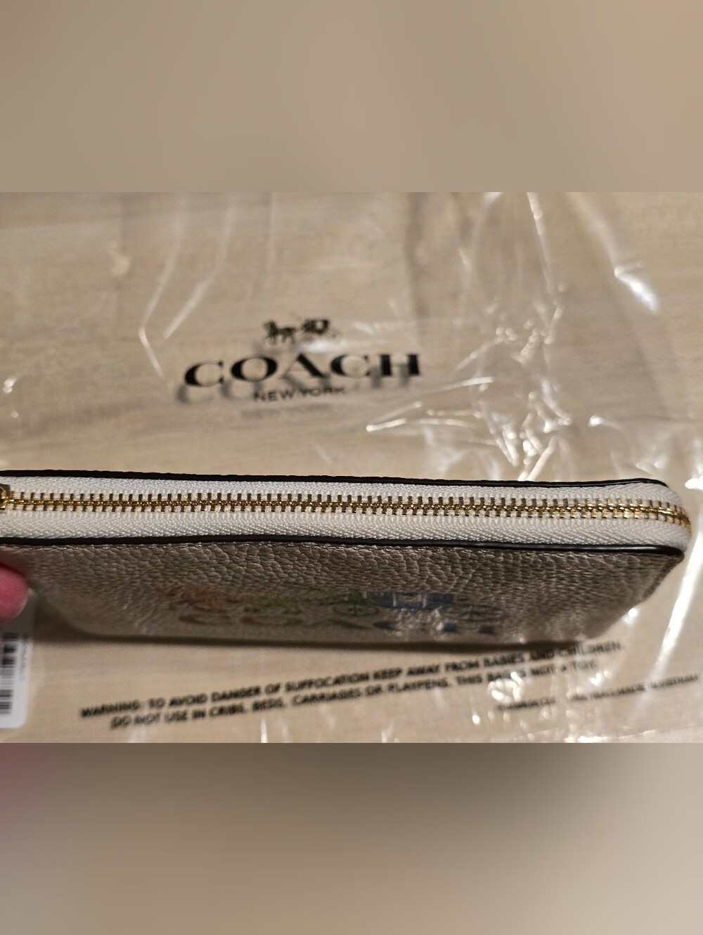 Coach 3288 Corner Zip Wristlet With Rainbow Horse And Carriage New - Picture 3 of 8